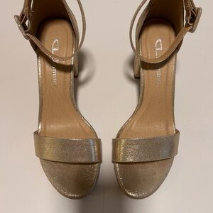 NWOT CL by Laundry Gold Heeled Sandals with Ankle Strap
